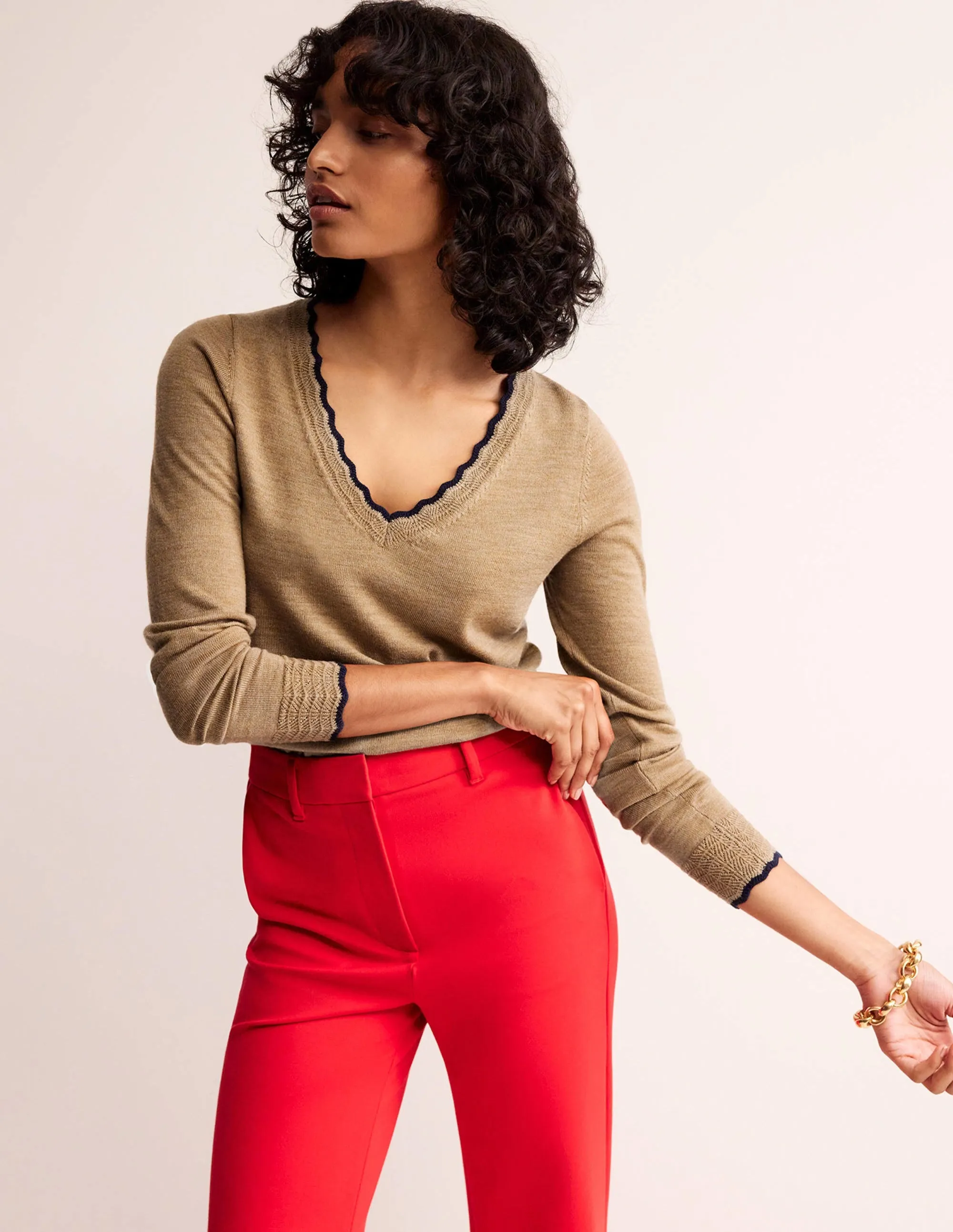 Merino Scallop V-Neck Jumper-Camel Melange
